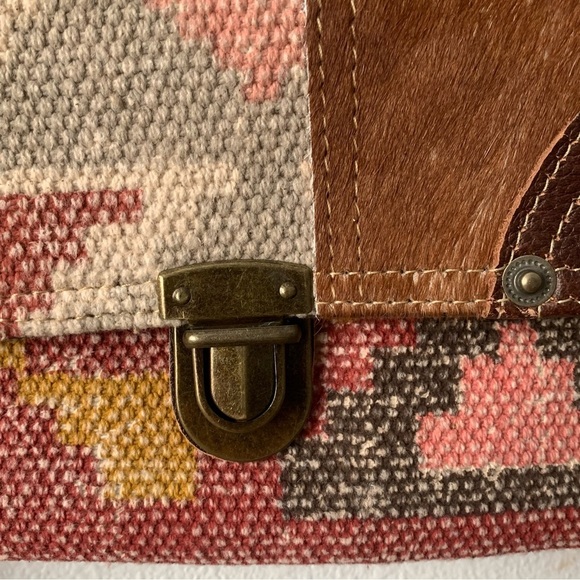 New Myra Leather Western Crossbody Bag Mixed Media Clasp Zipper Southwest Rodeo - Picture 5 of 16